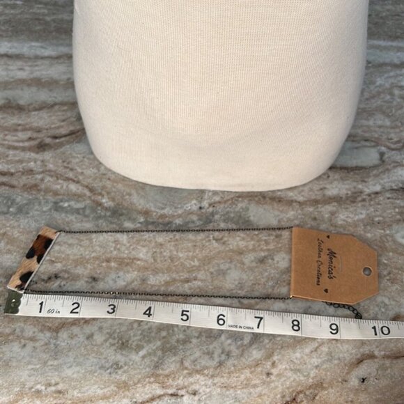 Hair on hide rectangle cow print leather necklace - Picture 8 of 8